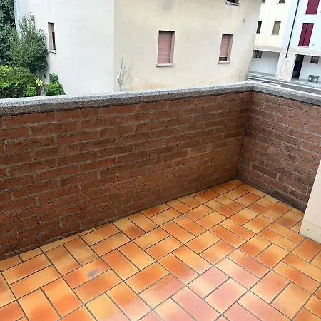 Da Jm بيت ضيافة Tricesimo